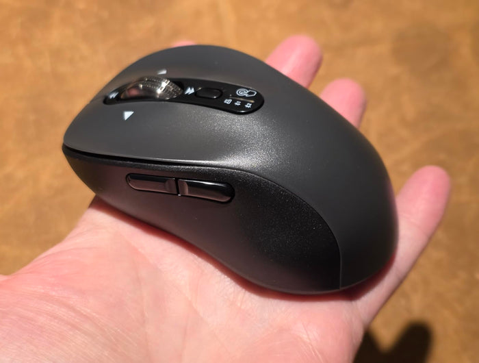 <h5>⭐⭐⭐⭐⭐</h5><h5>A compact mouse with a satisfying weight and excellent functionality.  </h5>